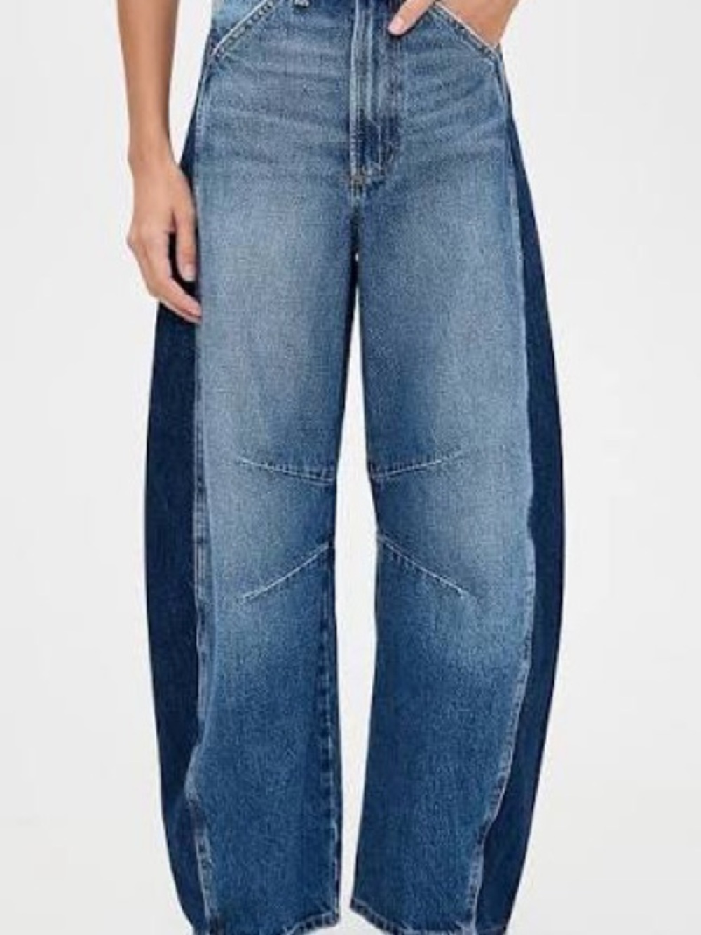 New w TAGS Joe’s Jeans THE BOWIE
HIGH RISE HORSESHOE 30” Two Toned Jeans $298